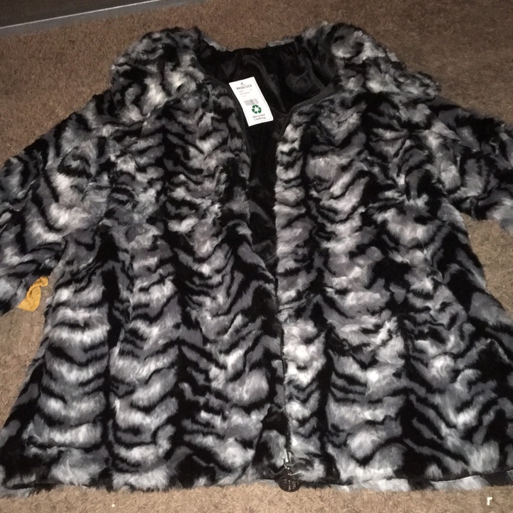 Gray (fake) fur coat (love the animals)